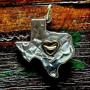 James Avery Texas with gold heart pendant. Never wore. Beautiful.